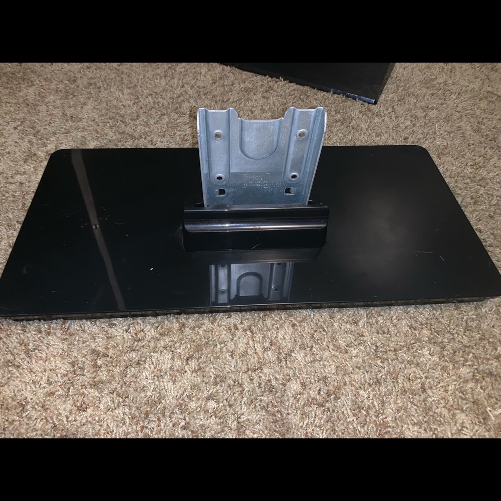 Tv stand - Picture 2 of 2